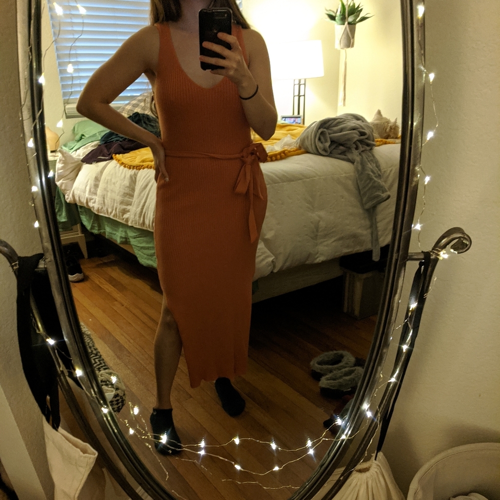Forever 21 v neck form fitting summer dress